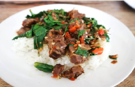 กระเพราเครื่องในไก่ (ราดข้าว)